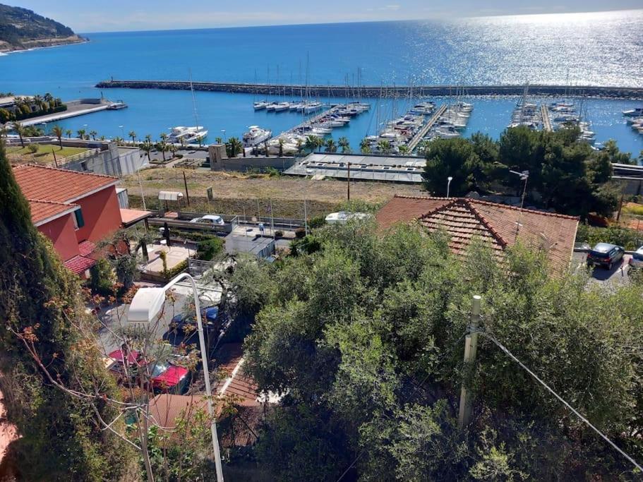 Appartement Bella Vista Sopra Il Porto! à San Lorenzo al Mare Extérieur photo