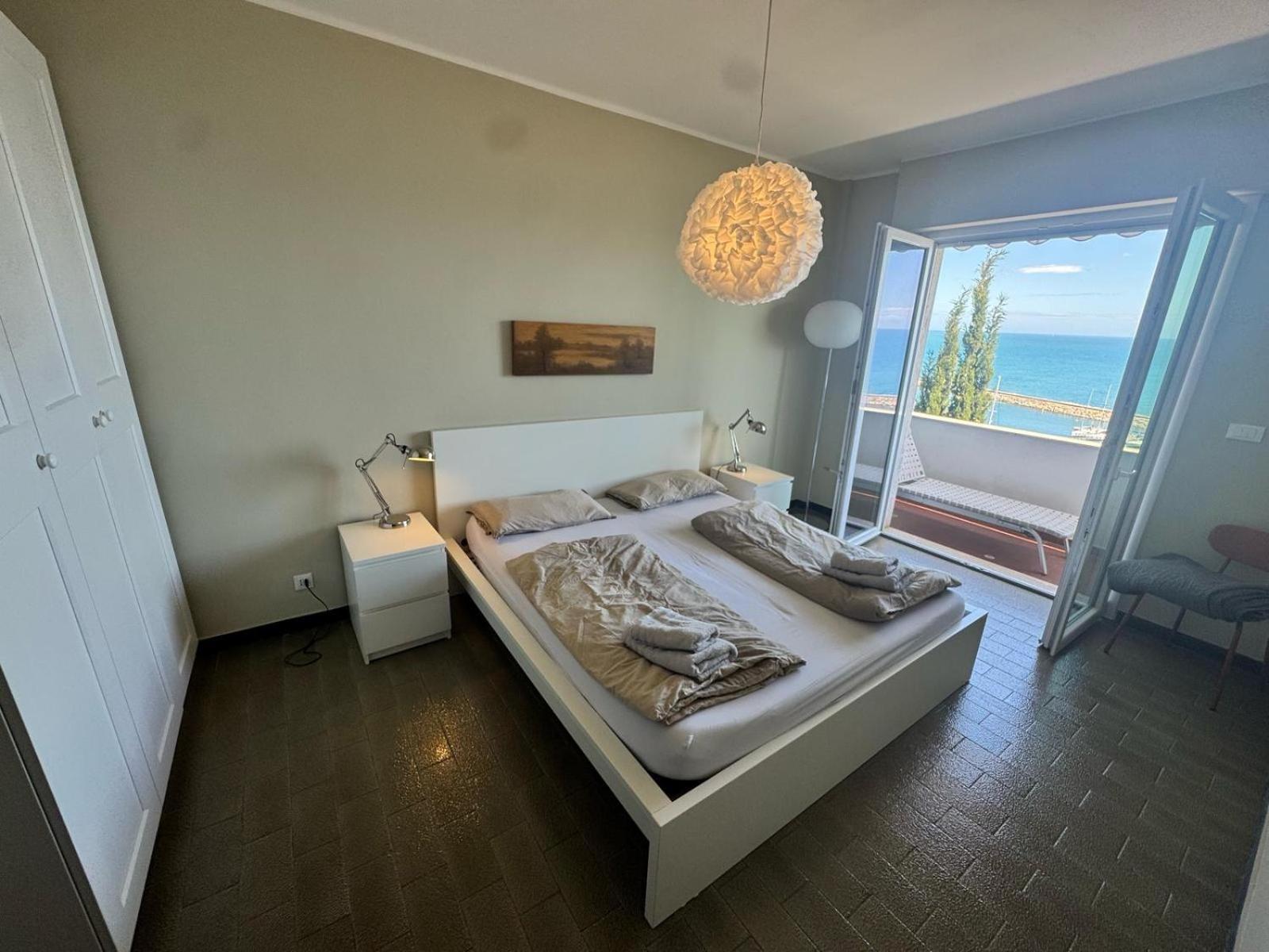 Appartement Bella Vista Sopra Il Porto! à San Lorenzo al Mare Extérieur photo